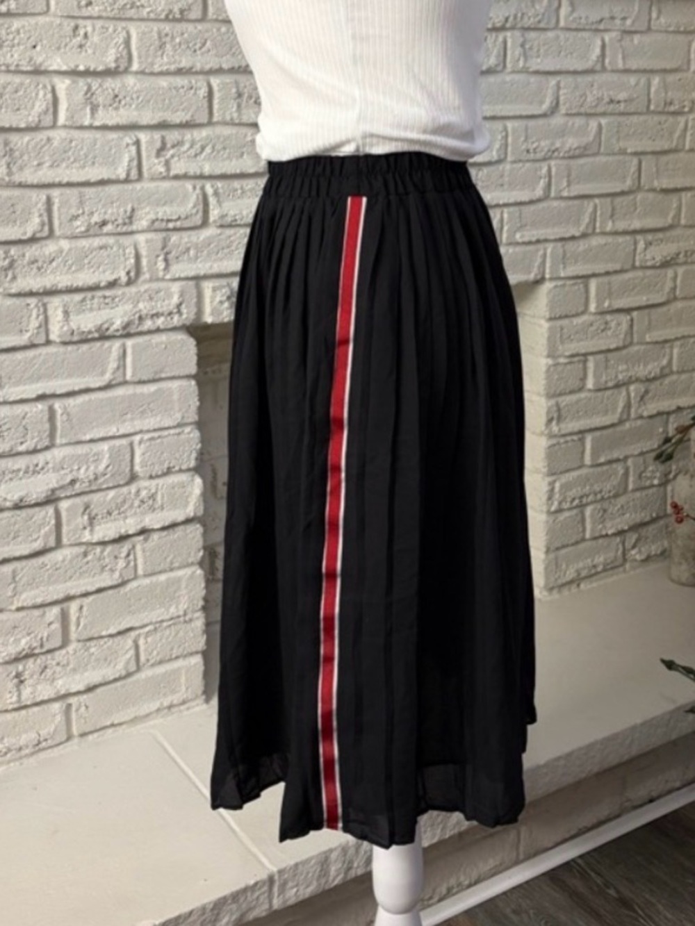 Zara Black Midi Skirt with Red & White Stripe Detail Size Medium